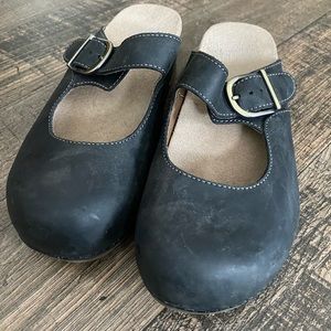 Black Dansko size 38 like new